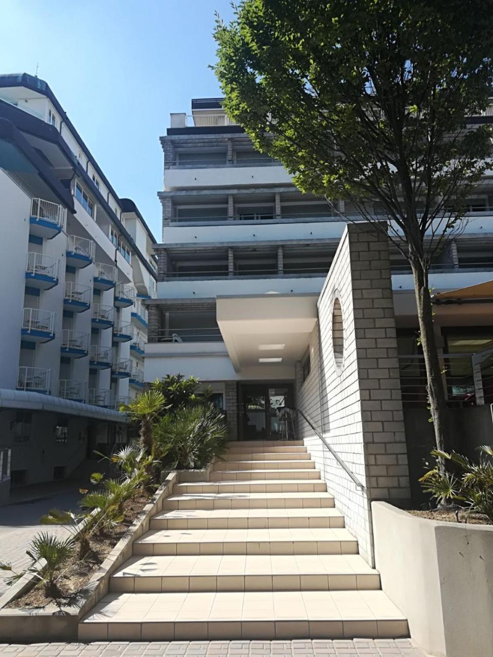 Hotel Ambra لينانو سابيادورو المظهر الخارجي الصورة